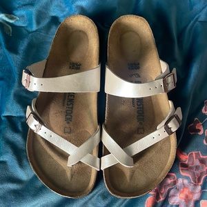 Birkenstock Mayari Pearl Cream Sandal / Size 38 / Never worn